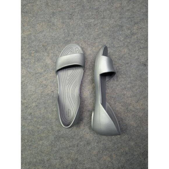 Crocs Lina Dorsay Womens Sz7 Silver Iconic Comfort Flat Open Toe Sandals Shoes - Picture 1 of 5